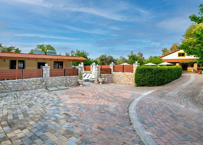 別荘 Rafaela Koskinou